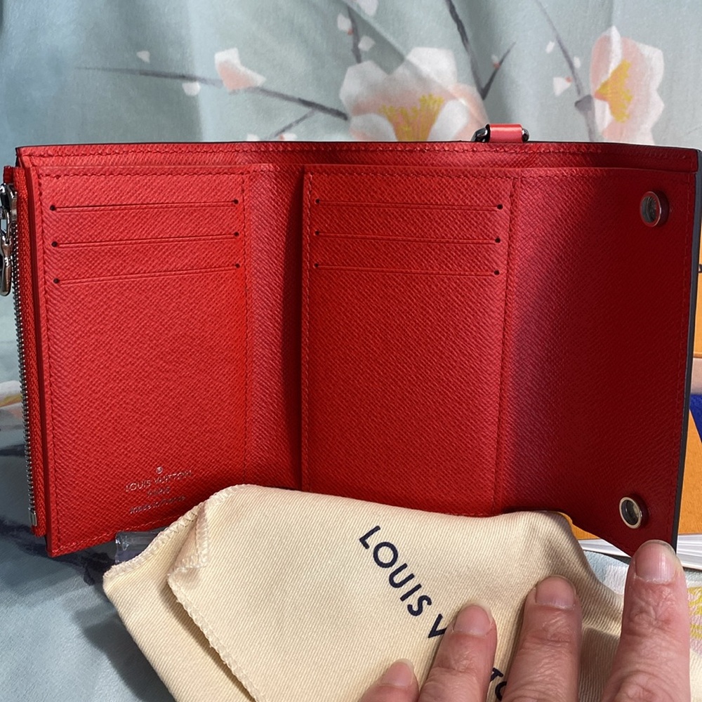 Louis Vuitton Supreme Red Epi Leather Pochette Jour GM Portfolio **HP** - Picture 9 of 14